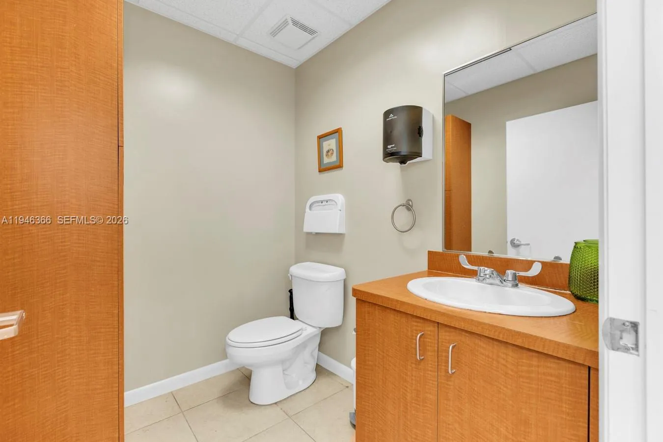 20770 W Dixie Hwy De Hwy, Miami, Florida 33180, Miami, Florida 33180, ,Commercial Lease,For Rent,20770 W Dixie Hwy De Hwy, Miami, Florida 33180,A11946366