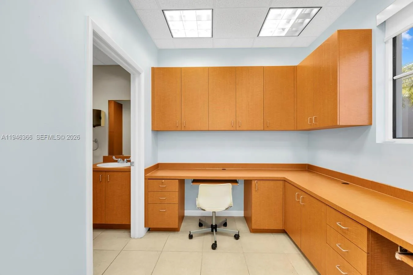 20770 W Dixie Hwy De Hwy, Miami, Florida 33180, Miami, Florida 33180, ,Commercial Lease,For Rent,20770 W Dixie Hwy De Hwy, Miami, Florida 33180,A11946366