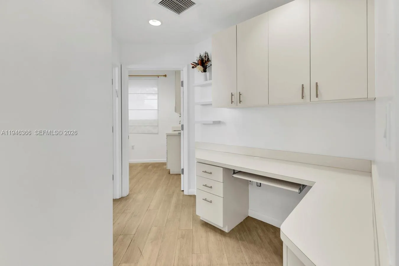 20770 W Dixie Hwy De Hwy, Miami, Florida 33180, Miami, Florida 33180, ,Commercial Lease,For Rent,20770 W Dixie Hwy De Hwy, Miami, Florida 33180,A11946366