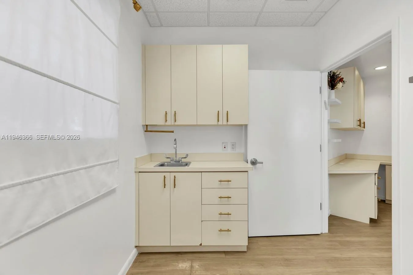 20770 W Dixie Hwy De Hwy, Miami, Florida 33180, Miami, Florida 33180, ,Commercial Lease,For Rent,20770 W Dixie Hwy De Hwy, Miami, Florida 33180,A11946366