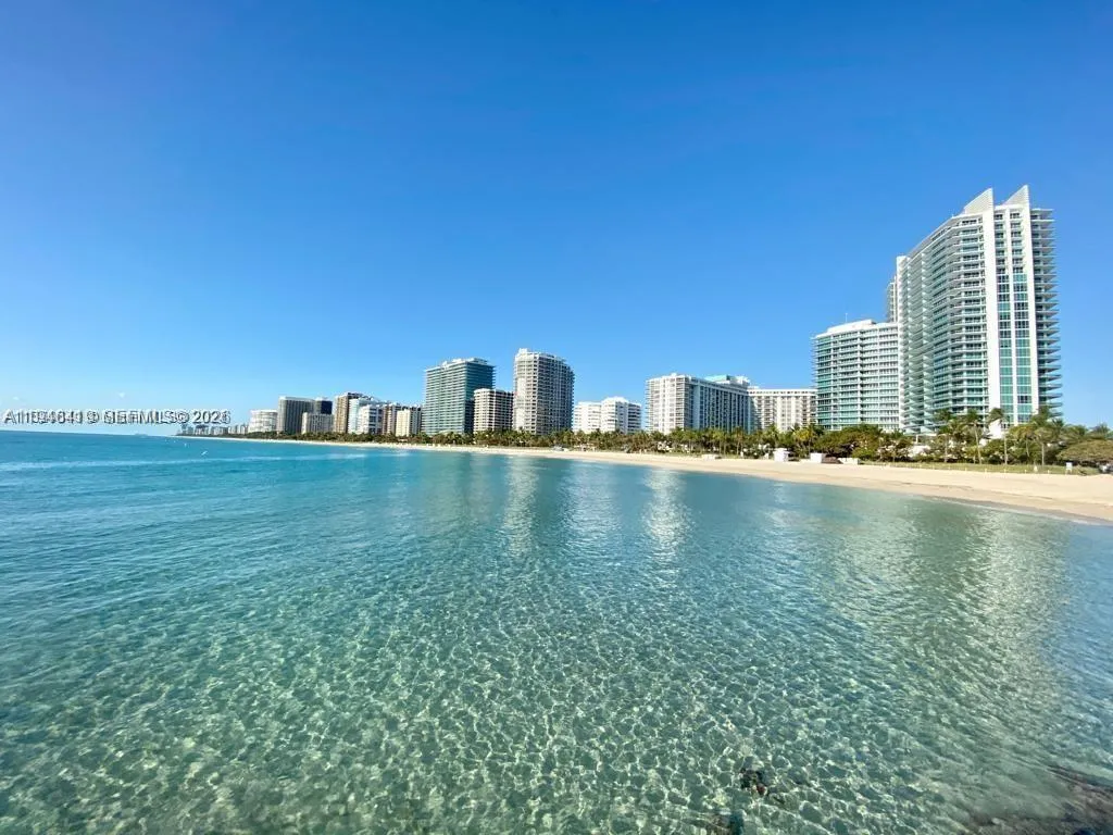 Bal Harbour, Florida 33154, 2 Bedrooms Bedrooms, ,2 BathroomsBathrooms,Residential Lease,For Rent,A11946419