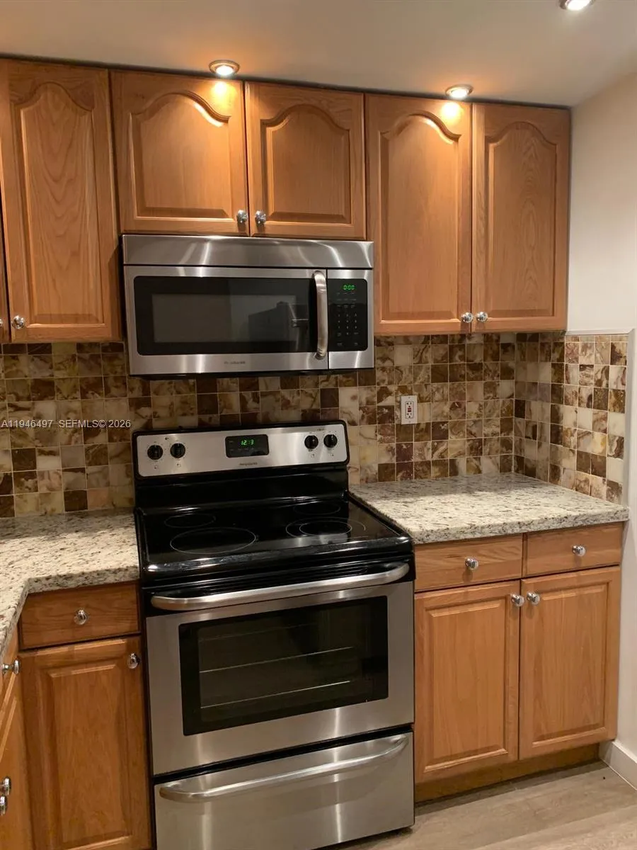 911 E Ponce De Leon Blvd 403, Coral Gables, Florid, Coral Gables, Florida 33134, 2 Bedrooms Bedrooms, ,2 BathroomsBathrooms,Residential Lease,For Rent,911 E Ponce De Leon Blvd 403, Coral Gables, Florid,A11946497