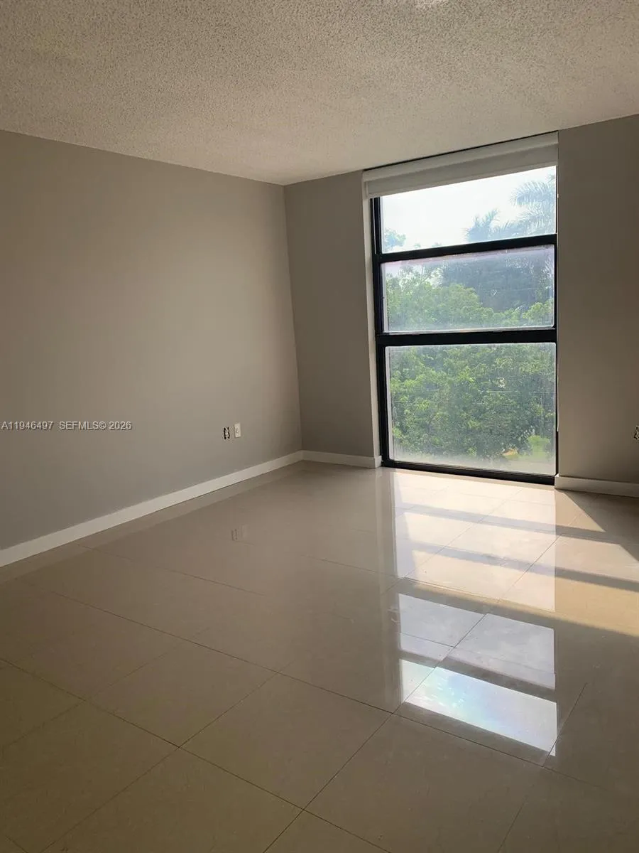 911 E Ponce De Leon Blvd 403, Coral Gables, Florid, Coral Gables, Florida 33134, 2 Bedrooms Bedrooms, ,2 BathroomsBathrooms,Residential Lease,For Rent,911 E Ponce De Leon Blvd 403, Coral Gables, Florid,A11946497