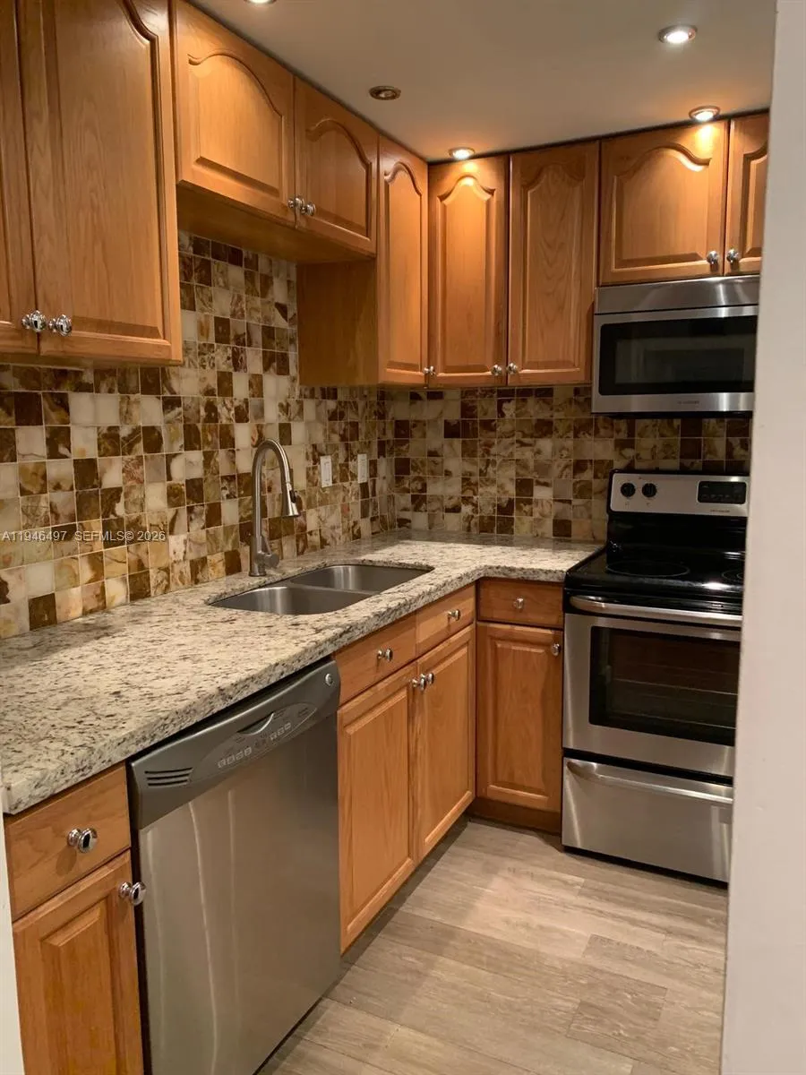 911 E Ponce De Leon Blvd 403, Coral Gables, Florid, Coral Gables, Florida 33134, 2 Bedrooms Bedrooms, ,2 BathroomsBathrooms,Residential Lease,For Rent,911 E Ponce De Leon Blvd 403, Coral Gables, Florid,A11946497