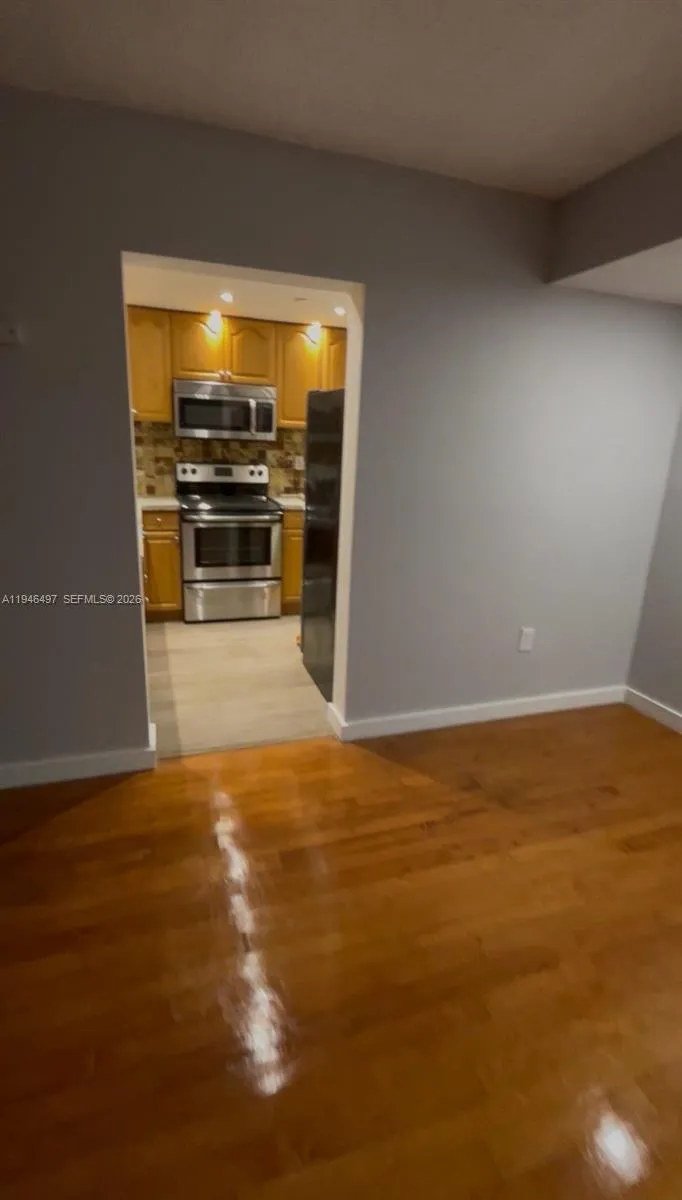 911 E Ponce De Leon Blvd 403, Coral Gables, Florid, Coral Gables, Florida 33134, 2 Bedrooms Bedrooms, ,2 BathroomsBathrooms,Residential Lease,For Rent,911 E Ponce De Leon Blvd 403, Coral Gables, Florid,A11946497