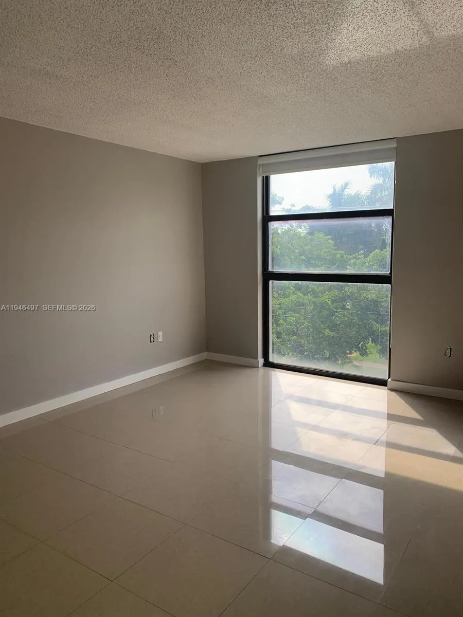 911 E Ponce De Leon Blvd 403, Coral Gables, Florid, Coral Gables, Florida 33134, 2 Bedrooms Bedrooms, ,2 BathroomsBathrooms,Residential Lease,For Rent,911 E Ponce De Leon Blvd 403, Coral Gables, Florid,A11946497
