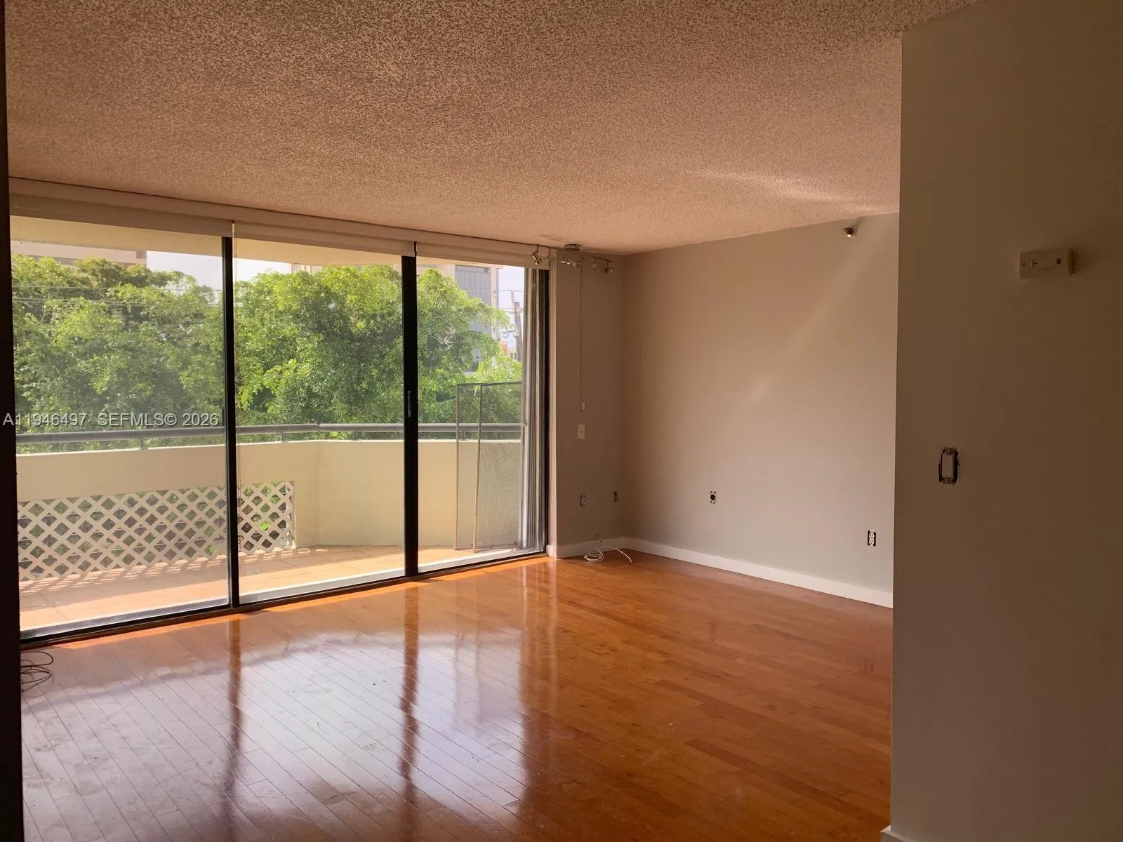 911 E Ponce De Leon Blvd 403, Coral Gables, Florid, Coral Gables, Florida 33134, 2 Bedrooms Bedrooms, ,2 BathroomsBathrooms,Residential Lease,For Rent,911 E Ponce De Leon Blvd 403, Coral Gables, Florid,A11946497