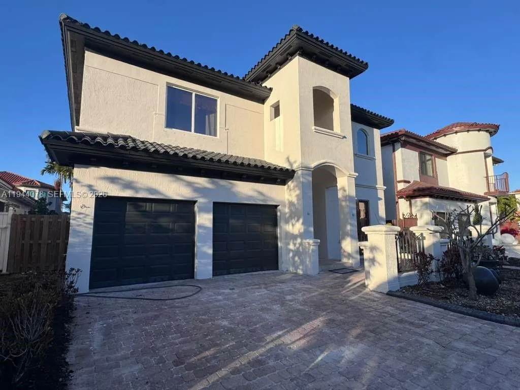 15387 Sw 21st Ln 1, Miami, Florida 33185, Miami, Florida 33185, 5 Bedrooms Bedrooms, ,3 BathroomsBathrooms,Residential Lease,For Rent,15387 Sw 21st Ln 1, Miami, Florida 33185,A11944078