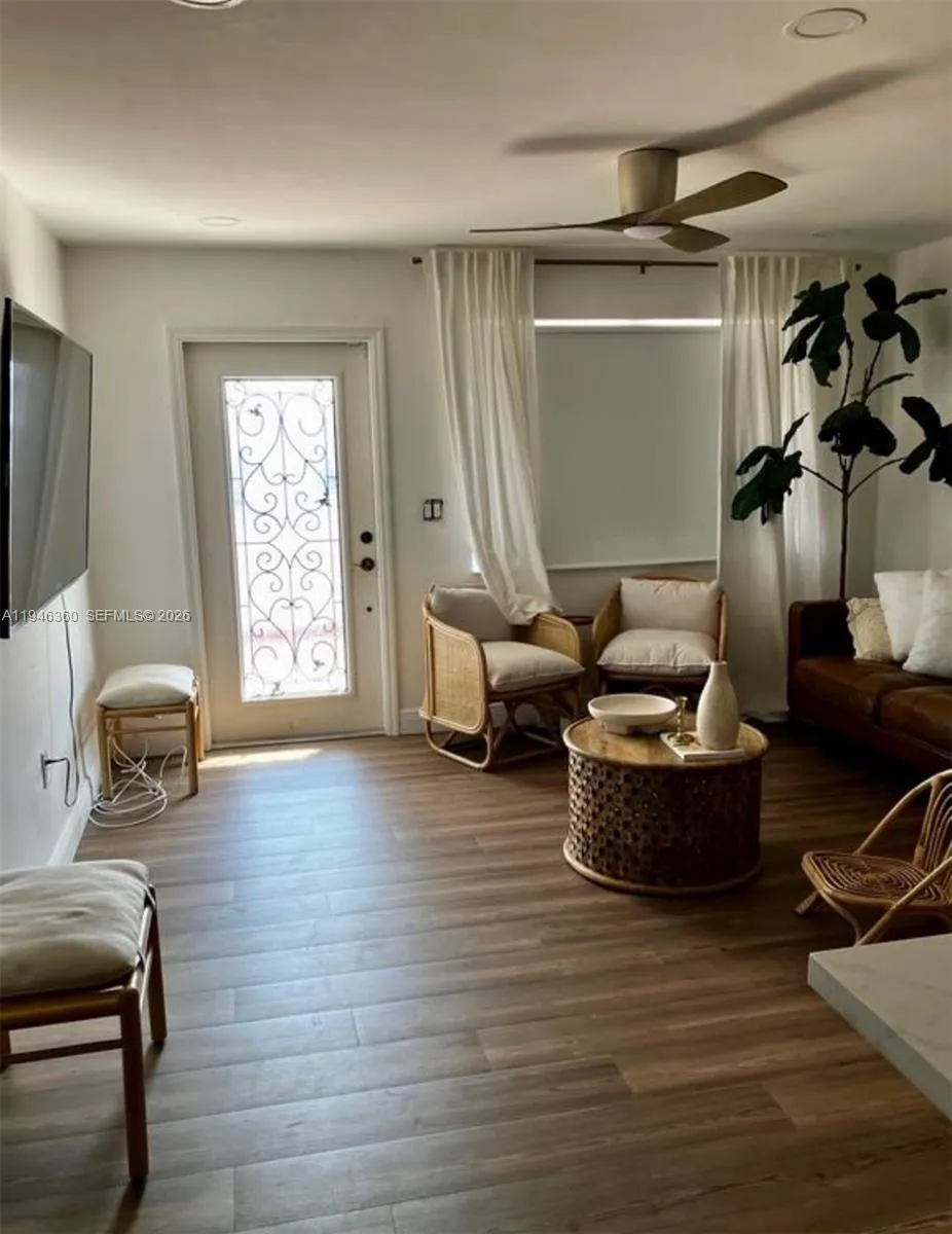 8221 Nw South River Dr 1, Medley, Florida 33166, Medley, Florida 33166, 3 Bedrooms Bedrooms, ,2 BathroomsBathrooms,Residential Lease,For Rent,8221 Nw South River Dr 1, Medley, Florida 33166,A11946360