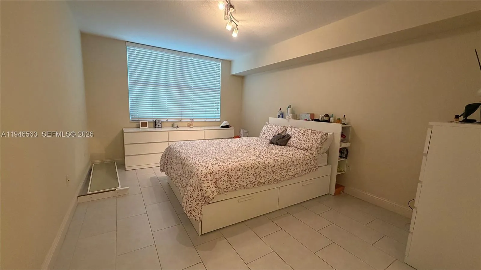 31 Se 5th St 2509, Miami, Florida 33131, Miami, Florida 33131, 1 Bedroom Bedrooms, ,1 BathroomBathrooms,Residential Lease,For Rent,31 Se 5th St 2509, Miami, Florida 33131,A11946563