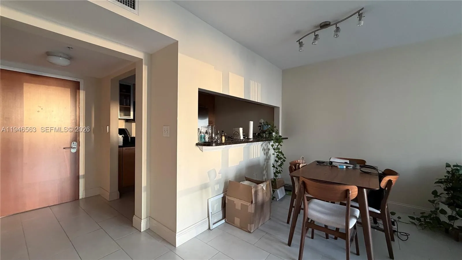 31 Se 5th St 2509, Miami, Florida 33131, Miami, Florida 33131, 1 Bedroom Bedrooms, ,1 BathroomBathrooms,Residential Lease,For Rent,31 Se 5th St 2509, Miami, Florida 33131,A11946563