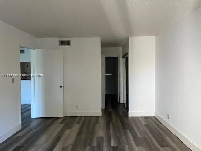 120 Lakeview Dr 205, Weston, Florida 33326, Weston, Florida 33326, 2 Bedrooms Bedrooms, ,2 BathroomsBathrooms,Residential Lease,For Rent,120 Lakeview Dr 205, Weston, Florida 33326,A11932727