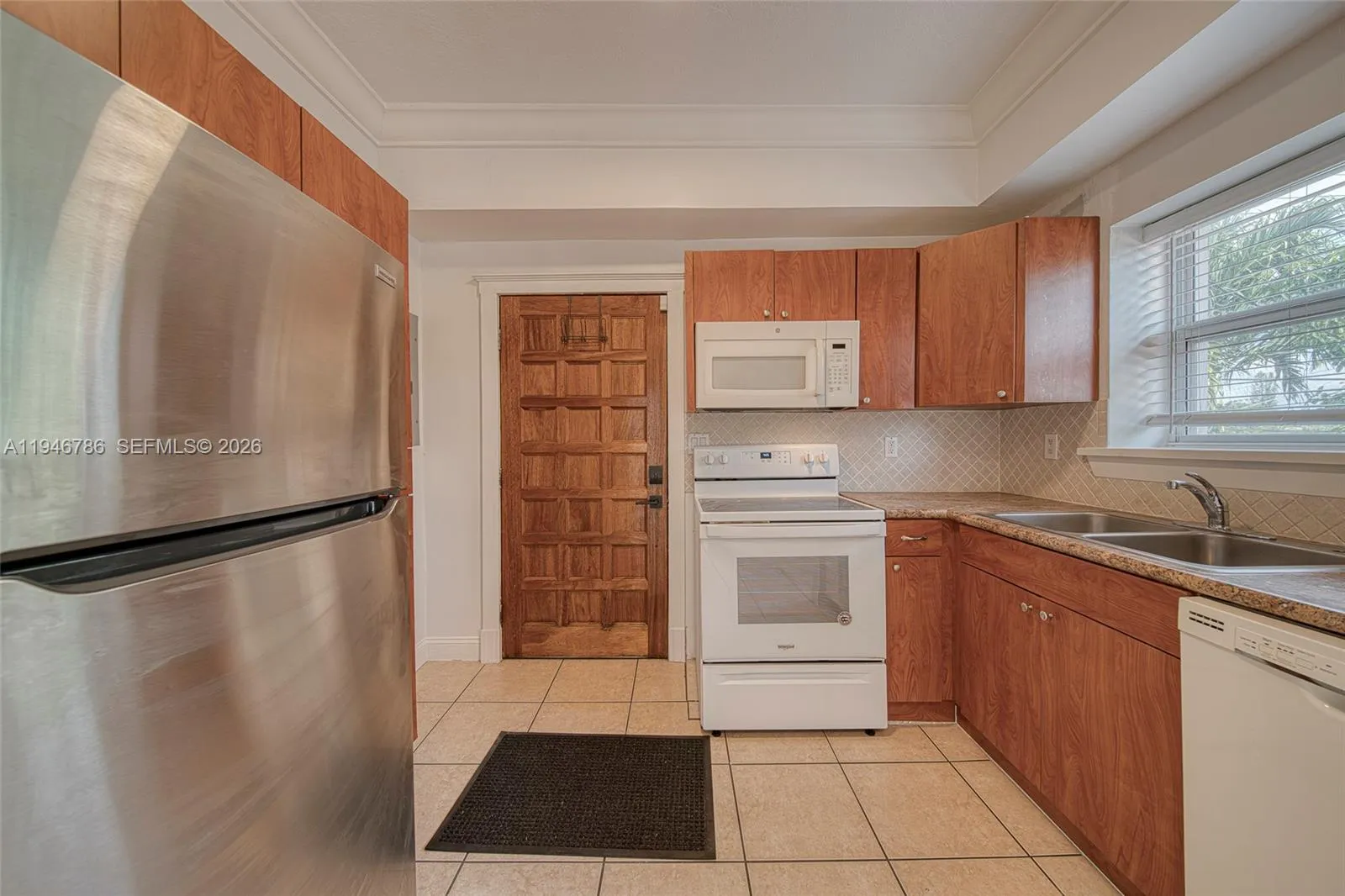 2205 Sw 13th St B, Miami, Florida 33145, Miami, Florida 33145, 2 Bedrooms Bedrooms, ,2 BathroomsBathrooms,Residential Lease,For Rent,2205 Sw 13th St B, Miami, Florida 33145,A11946786