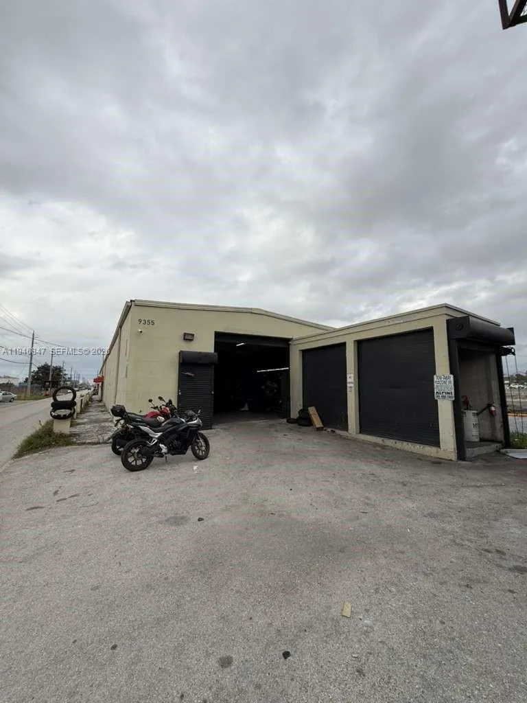 9355 Nw South River Dr, Medley, Florida 33166, Medley, Florida 33166, ,Commercial Lease,For Rent,9355 Nw South River Dr, Medley, Florida 33166,A11946847
