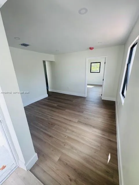 911