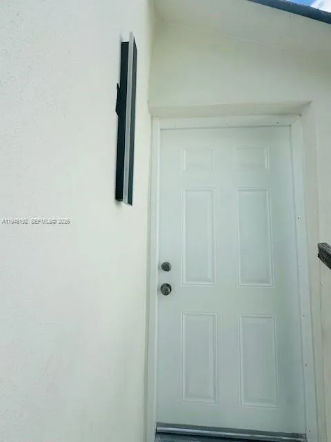 911