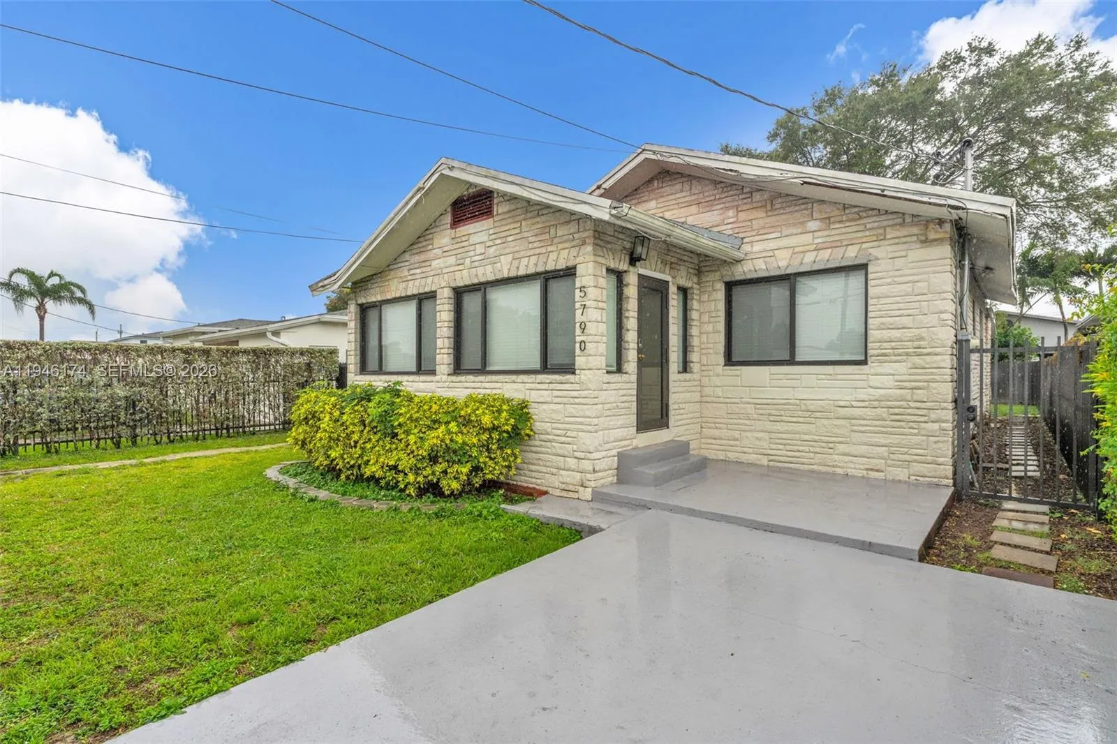 5790 Sw 5th St Efficiency, Miami, Florida 33144, Miami, Florida 33144, 1 Bedroom Bedrooms, ,1 BathroomBathrooms,Residential Lease,For Rent,5790 Sw 5th St Efficiency, Miami, Florida 33144,A11946174