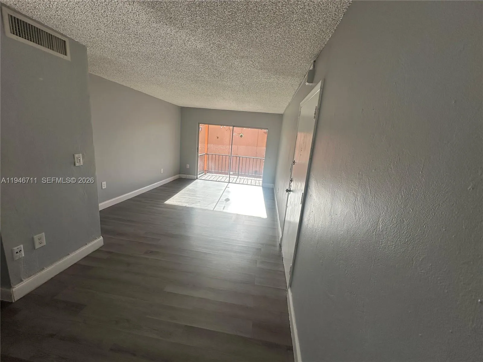7200 Fairway Dr. H10, Miami Lakes, Florida 33014, Miami Lakes, Florida 33014, 2 Bedrooms Bedrooms, ,1 BathroomBathrooms,Residential,For Sale,7200 Fairway Dr. H10, Miami Lakes, Florida 33014,A11946711