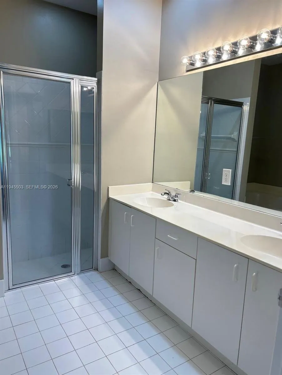 2480 E Aragon Blvd 1, Sunrise, Florida 33313, Sunrise, Florida 33313, 2 Bedrooms Bedrooms, ,2 BathroomsBathrooms,Residential Lease,For Rent,2480 E Aragon Blvd 1, Sunrise, Florida 33313,A11945503