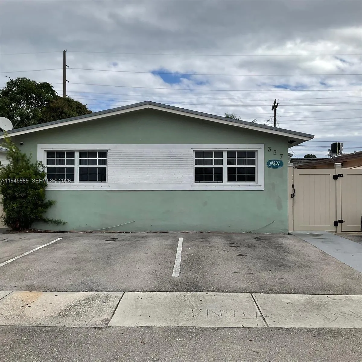 337 Phippen Waiters Rd 1-2, Dania Beach, Florida 3, Dania Beach, Florida 33004, 2 Bedrooms Bedrooms, ,1 BathroomBathrooms,Residential Lease,For Rent,337 Phippen Waiters Rd 1-2, Dania Beach, Florida 3,A11945989