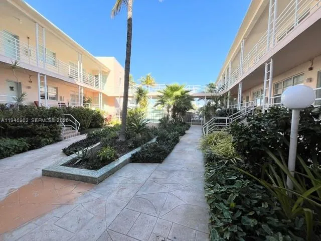 6881 Bay Dr 1, Miami Beach, Florida 33141, Miami Beach, Florida 33141, 1 Bedroom Bedrooms, ,1 BathroomBathrooms,Residential,For Sale,6881 Bay Dr 1, Miami Beach, Florida 33141,A11946902