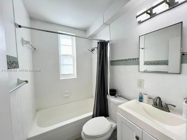 6881 Bay Dr 1, Miami Beach, Florida 33141, Miami Beach, Florida 33141, 1 Bedroom Bedrooms, ,1 BathroomBathrooms,Residential,For Sale,6881 Bay Dr 1, Miami Beach, Florida 33141,A11946902