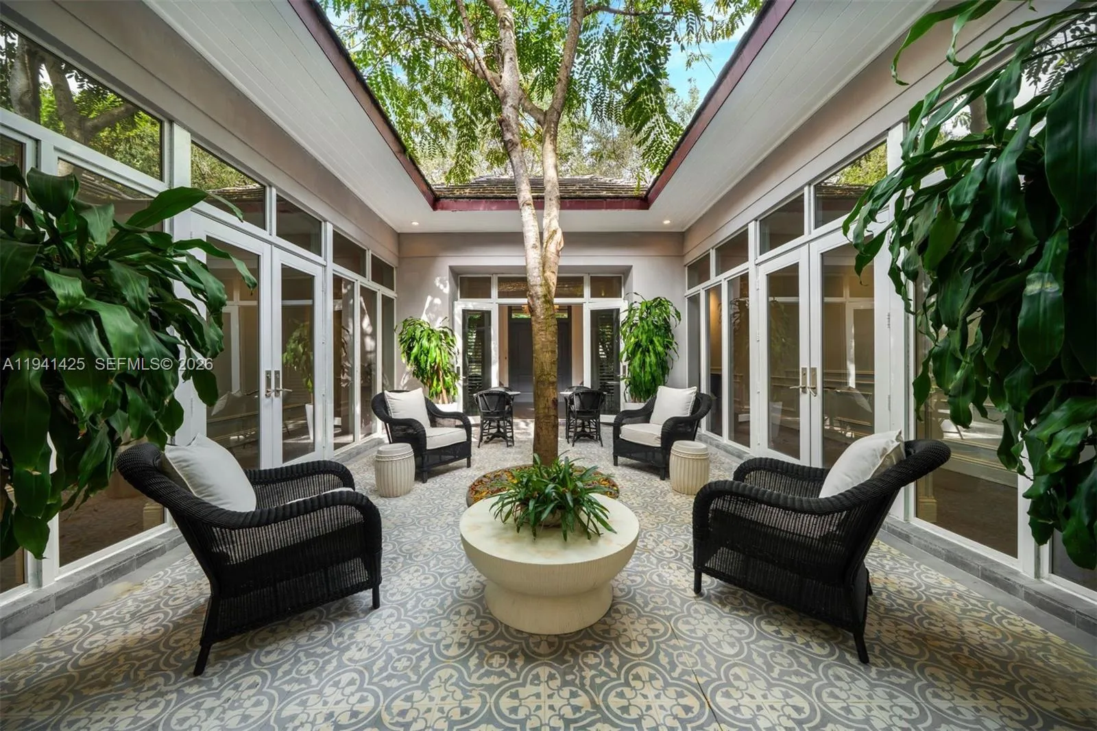 4100 Kiaora St, Miami, Florida 33133, Miami, Florida 33133, 6 Bedrooms Bedrooms, ,7 BathroomsBathrooms,Residential,For Sale,4100 Kiaora St, Miami, Florida 33133,A11941425