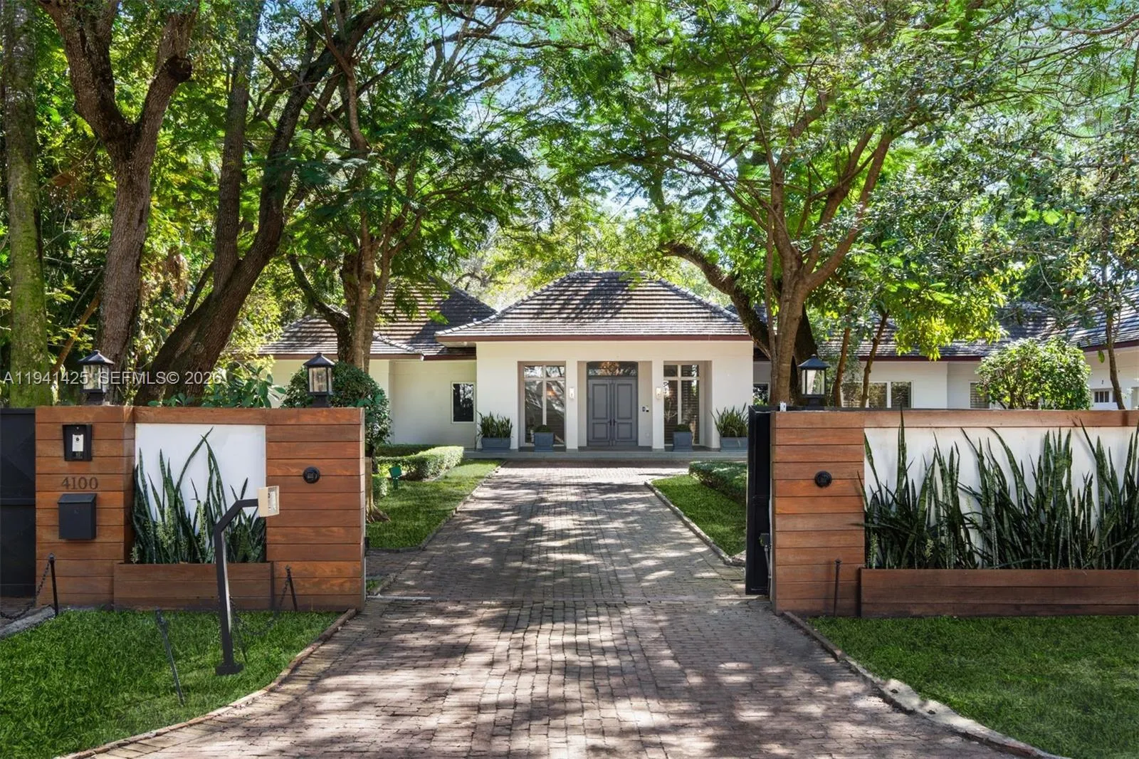 4100 Kiaora St, Miami, Florida 33133, Miami, Florida 33133, 6 Bedrooms Bedrooms, ,7 BathroomsBathrooms,Residential,For Sale,4100 Kiaora St, Miami, Florida 33133,A11941425