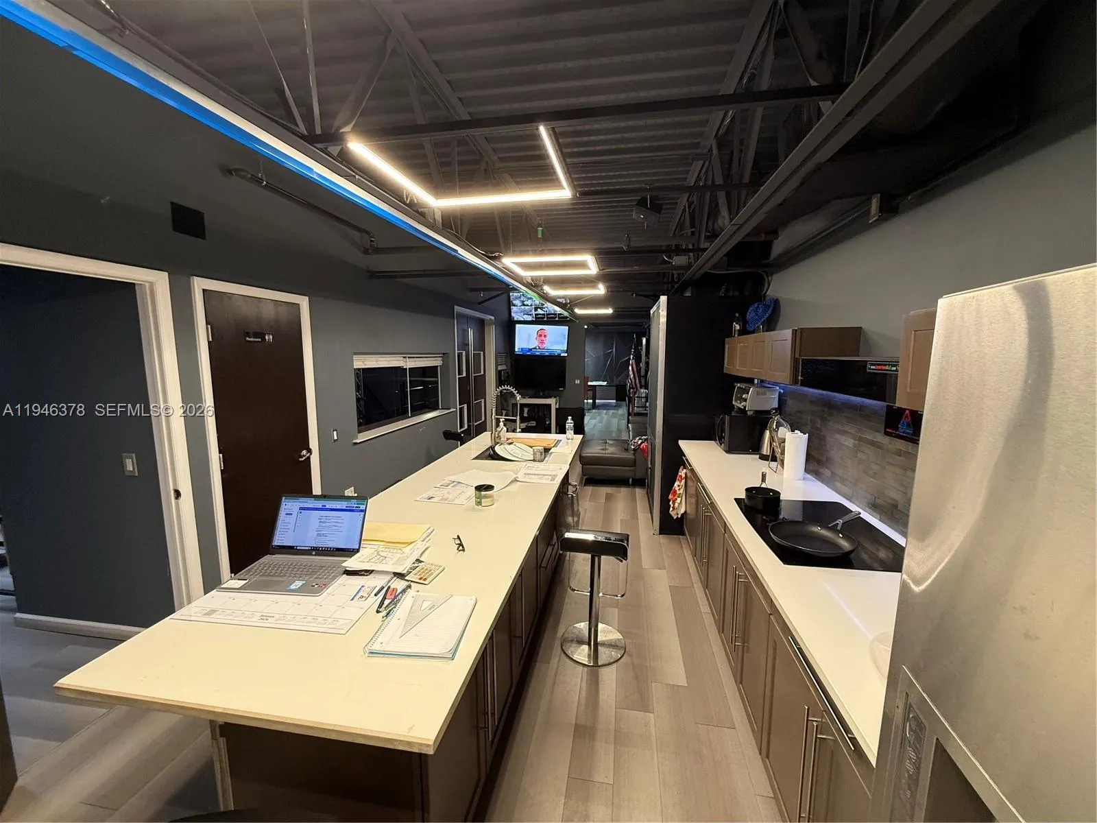 break room/lounge with bathroom for 5000 sqft space