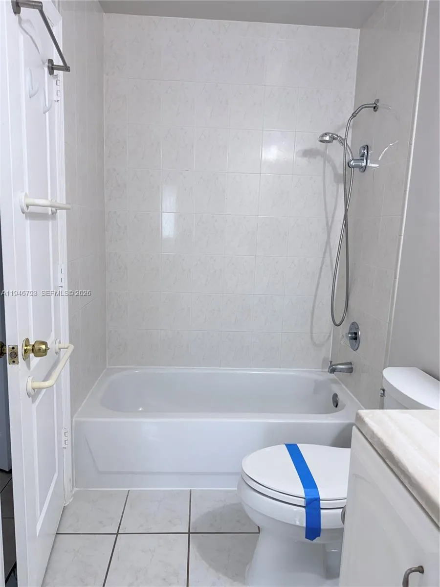 527 W 68th St 1, Hialeah, Florida 33014, Hialeah, Florida 33014, 2 Bedrooms Bedrooms, ,2 BathroomsBathrooms,Residential Lease,For Rent,527 W 68th St 1, Hialeah, Florida 33014,A11946793