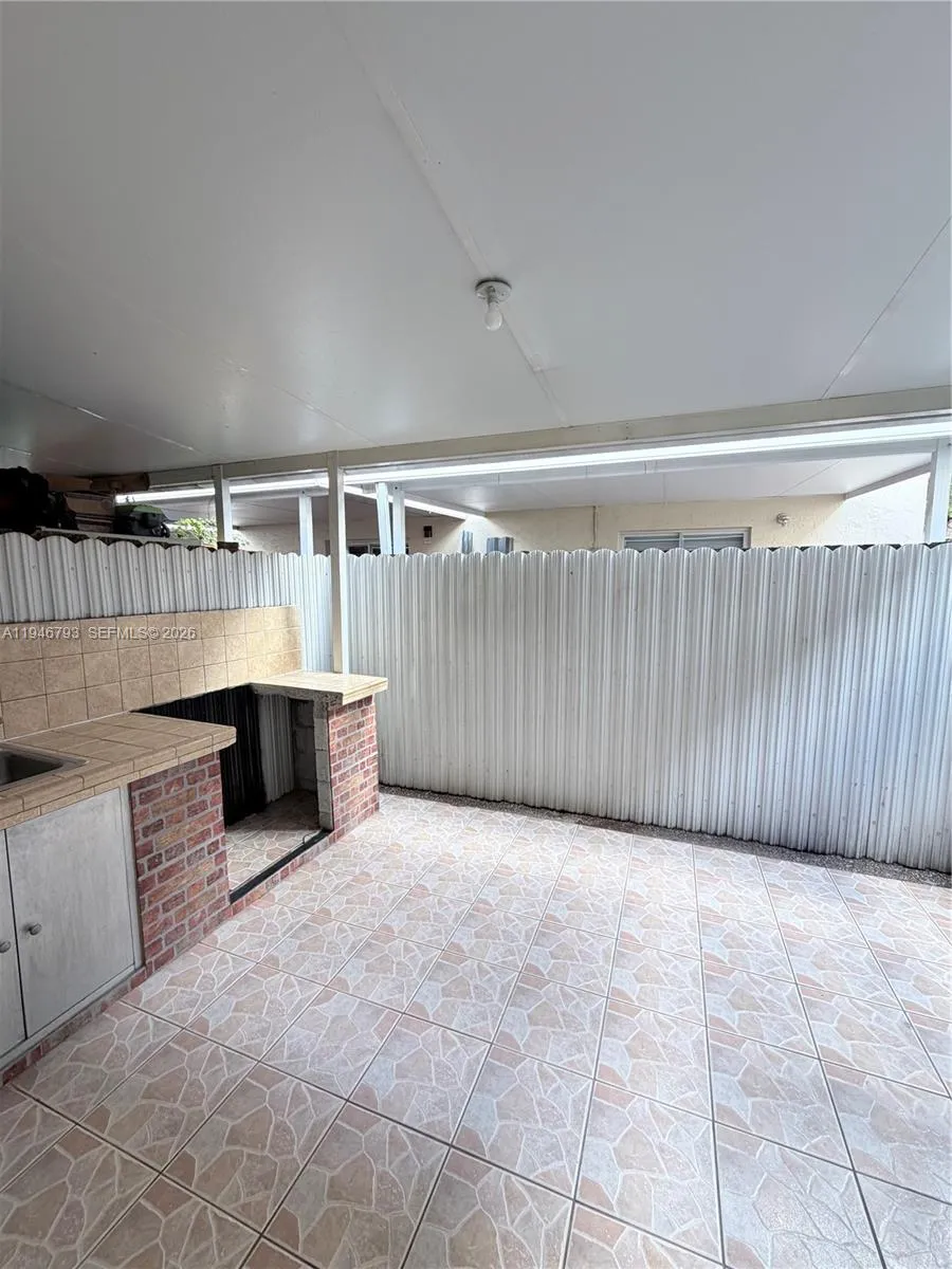 527 W 68th St 1, Hialeah, Florida 33014, Hialeah, Florida 33014, 2 Bedrooms Bedrooms, ,2 BathroomsBathrooms,Residential Lease,For Rent,527 W 68th St 1, Hialeah, Florida 33014,A11946793