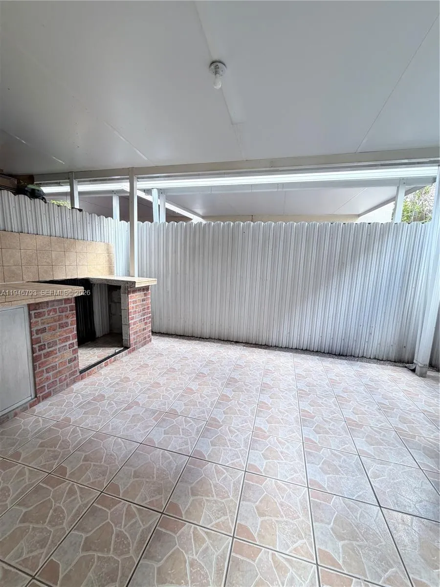 527 W 68th St 1, Hialeah, Florida 33014, Hialeah, Florida 33014, 2 Bedrooms Bedrooms, ,2 BathroomsBathrooms,Residential Lease,For Rent,527 W 68th St 1, Hialeah, Florida 33014,A11946793
