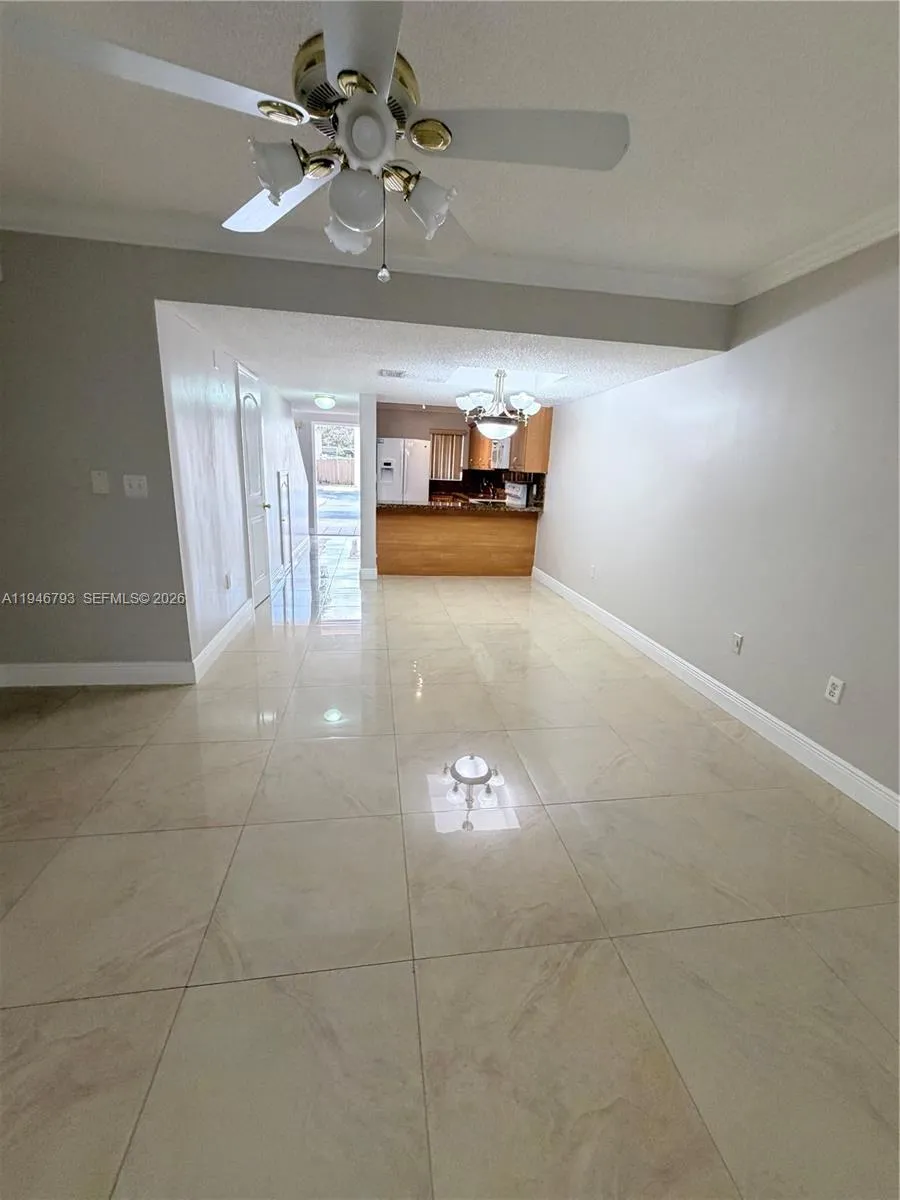 527 W 68th St 1, Hialeah, Florida 33014, Hialeah, Florida 33014, 2 Bedrooms Bedrooms, ,2 BathroomsBathrooms,Residential Lease,For Rent,527 W 68th St 1, Hialeah, Florida 33014,A11946793