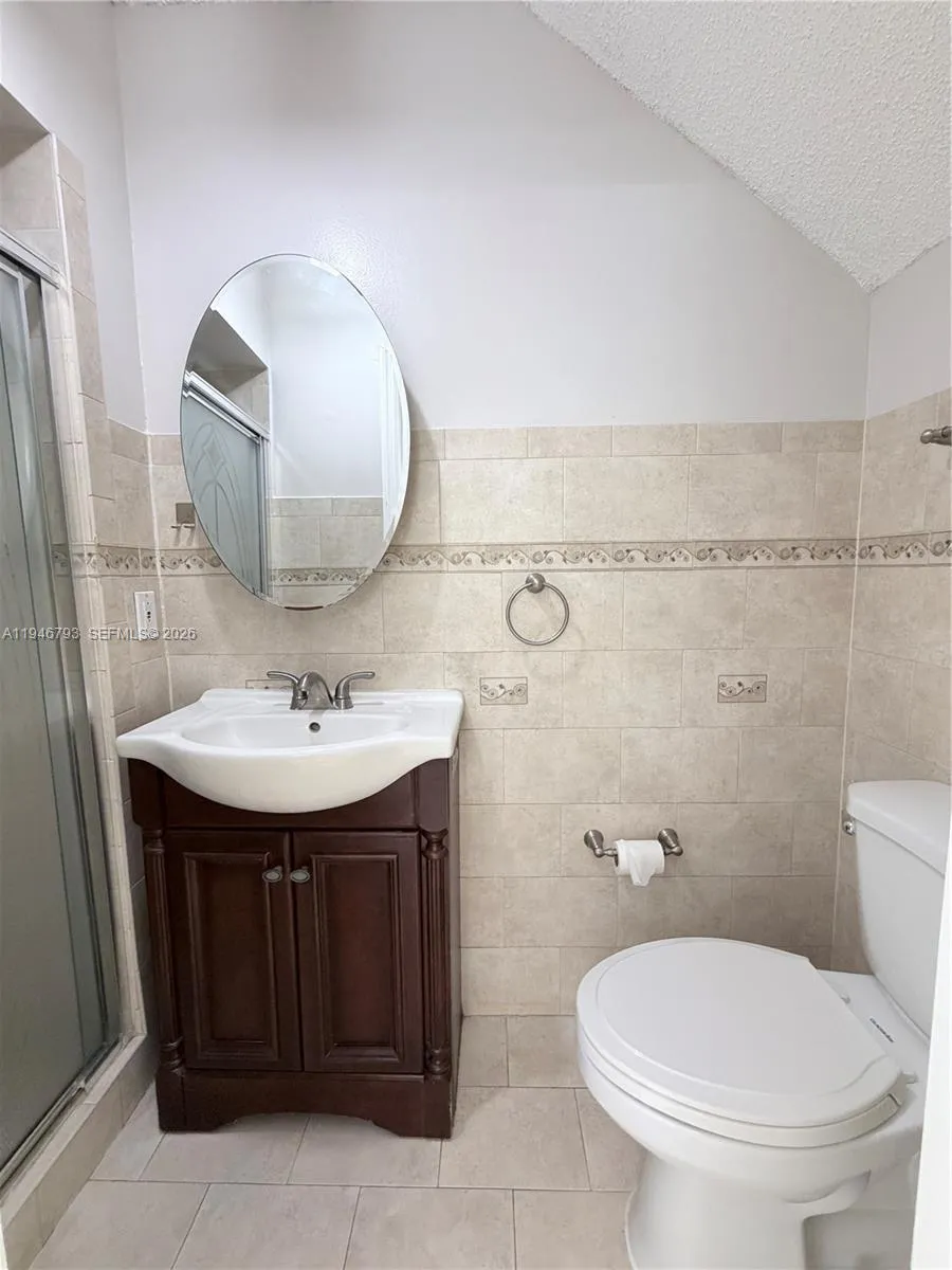527 W 68th St 1, Hialeah, Florida 33014, Hialeah, Florida 33014, 2 Bedrooms Bedrooms, ,2 BathroomsBathrooms,Residential Lease,For Rent,527 W 68th St 1, Hialeah, Florida 33014,A11946793