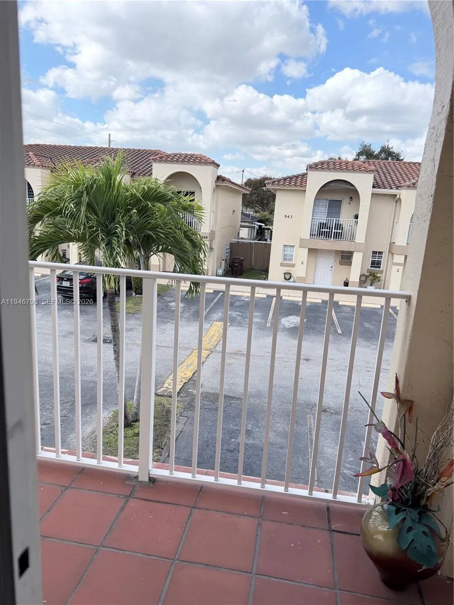 527 W 68th St 1, Hialeah, Florida 33014, Hialeah, Florida 33014, 2 Bedrooms Bedrooms, ,2 BathroomsBathrooms,Residential Lease,For Rent,527 W 68th St 1, Hialeah, Florida 33014,A11946793