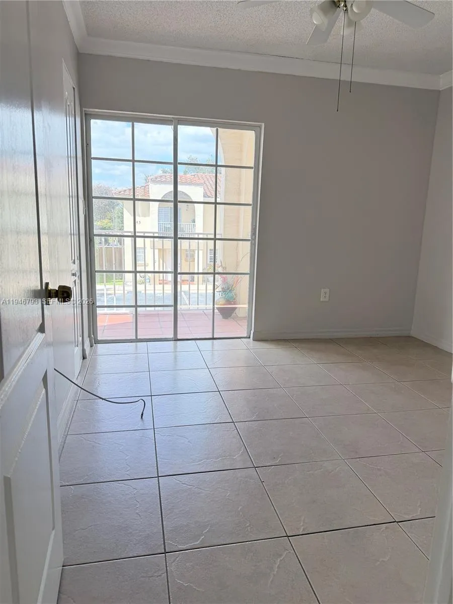 527 W 68th St 1, Hialeah, Florida 33014, Hialeah, Florida 33014, 2 Bedrooms Bedrooms, ,2 BathroomsBathrooms,Residential Lease,For Rent,527 W 68th St 1, Hialeah, Florida 33014,A11946793