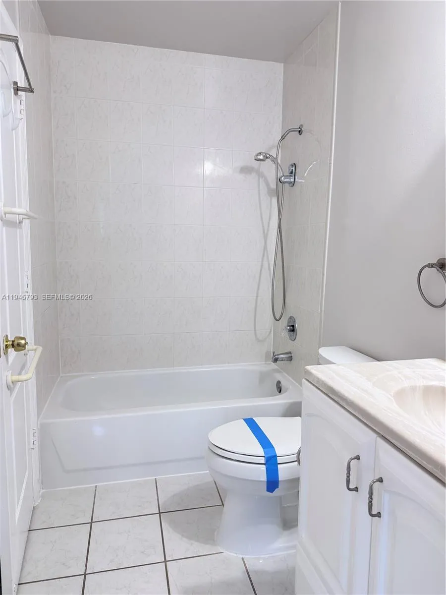 527 W 68th St 1, Hialeah, Florida 33014, Hialeah, Florida 33014, 2 Bedrooms Bedrooms, ,2 BathroomsBathrooms,Residential Lease,For Rent,527 W 68th St 1, Hialeah, Florida 33014,A11946793