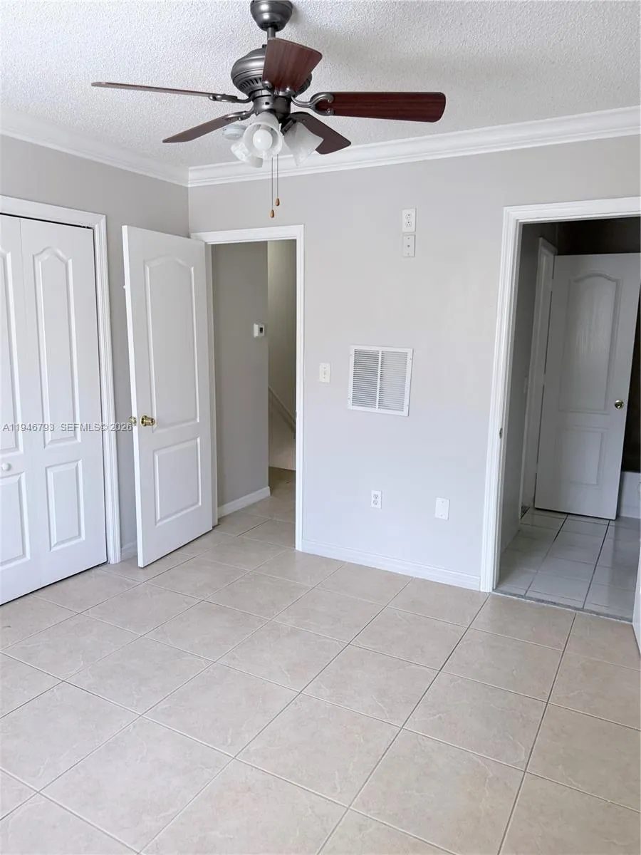 527 W 68th St 1, Hialeah, Florida 33014, Hialeah, Florida 33014, 2 Bedrooms Bedrooms, ,2 BathroomsBathrooms,Residential Lease,For Rent,527 W 68th St 1, Hialeah, Florida 33014,A11946793