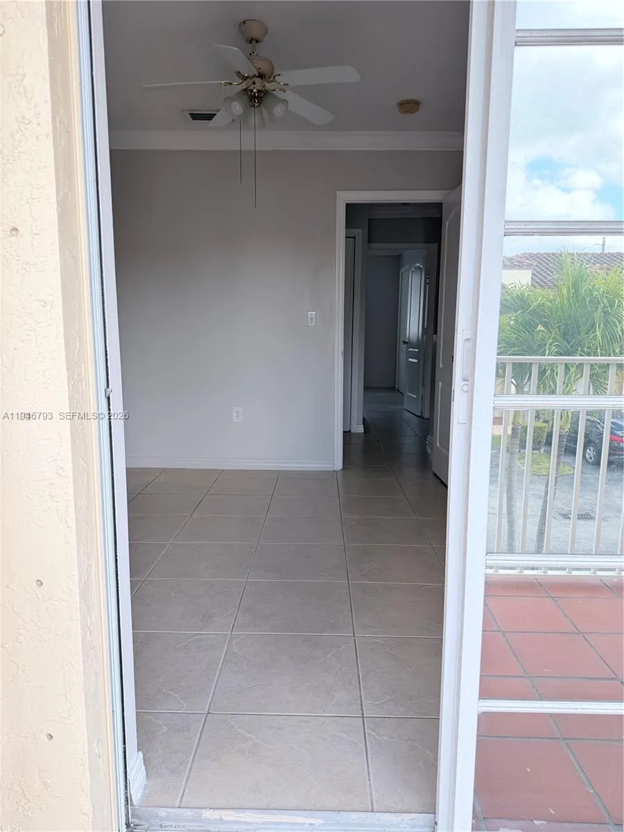 527 W 68th St 1, Hialeah, Florida 33014, Hialeah, Florida 33014, 2 Bedrooms Bedrooms, ,2 BathroomsBathrooms,Residential Lease,For Rent,527 W 68th St 1, Hialeah, Florida 33014,A11946793
