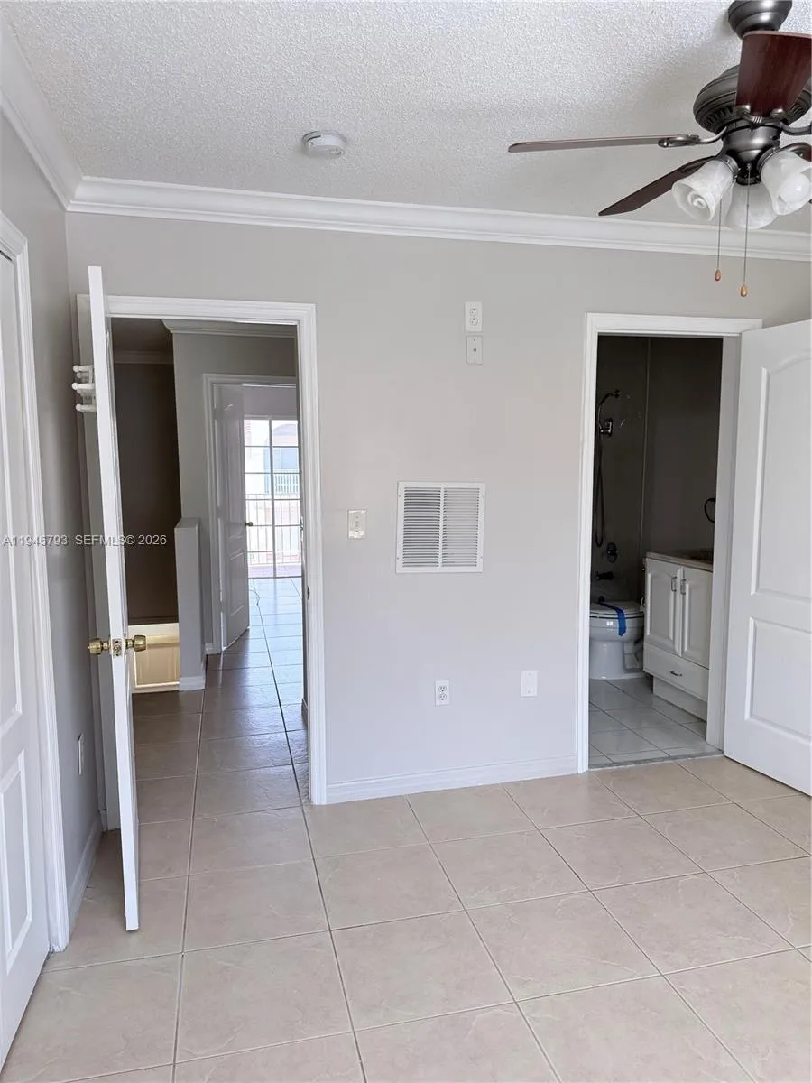 527 W 68th St 1, Hialeah, Florida 33014, Hialeah, Florida 33014, 2 Bedrooms Bedrooms, ,2 BathroomsBathrooms,Residential Lease,For Rent,527 W 68th St 1, Hialeah, Florida 33014,A11946793