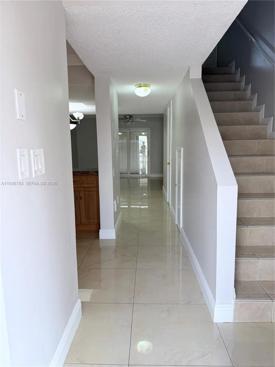 527 W 68th St 1, Hialeah, Florida 33014, Hialeah, Florida 33014, 2 Bedrooms Bedrooms, ,2 BathroomsBathrooms,Residential Lease,For Rent,527 W 68th St 1, Hialeah, Florida 33014,A11946793