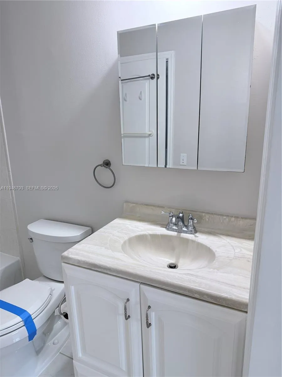527 W 68th St 1, Hialeah, Florida 33014, Hialeah, Florida 33014, 2 Bedrooms Bedrooms, ,2 BathroomsBathrooms,Residential Lease,For Rent,527 W 68th St 1, Hialeah, Florida 33014,A11946793