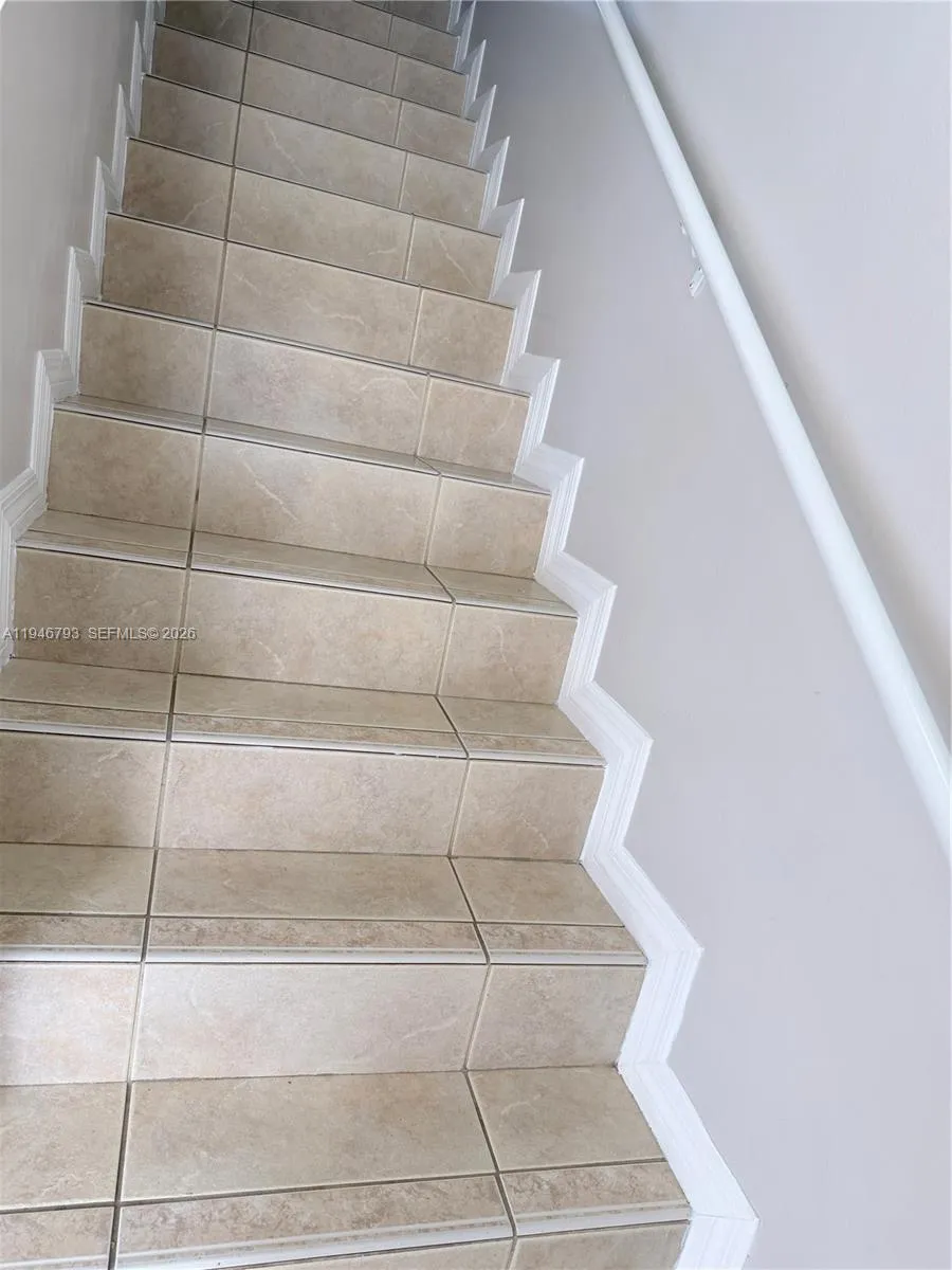 527 W 68th St 1, Hialeah, Florida 33014, Hialeah, Florida 33014, 2 Bedrooms Bedrooms, ,2 BathroomsBathrooms,Residential Lease,For Rent,527 W 68th St 1, Hialeah, Florida 33014,A11946793