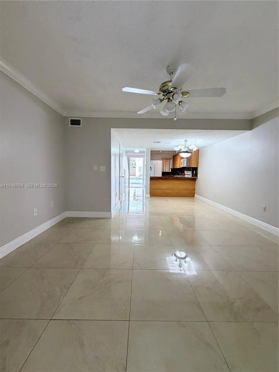 527 W 68th St 1, Hialeah, Florida 33014, Hialeah, Florida 33014, 2 Bedrooms Bedrooms, ,2 BathroomsBathrooms,Residential Lease,For Rent,527 W 68th St 1, Hialeah, Florida 33014,A11946793