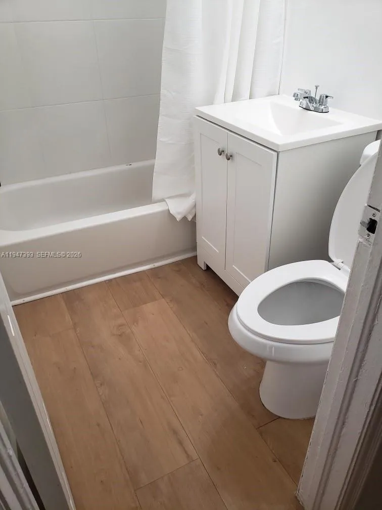 1614 Drexel Avenue 2, Miami Beach, Florida 33139, Miami Beach, Florida 33139, 1 Bedroom Bedrooms, ,1 BathroomBathrooms,Residential Lease,For Rent,1614 Drexel Avenue 2, Miami Beach, Florida 33139,A11947393