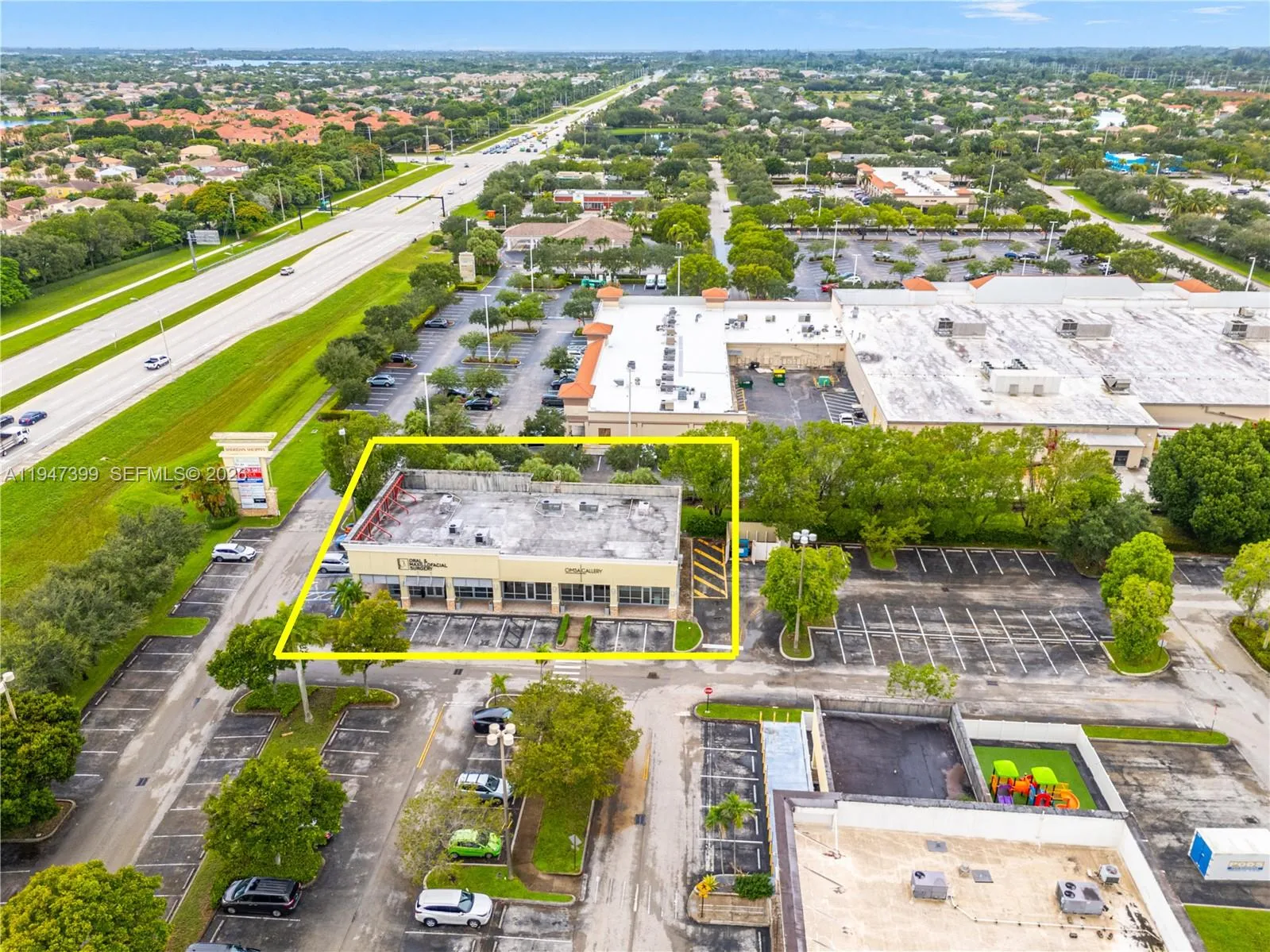 15661 Sheridan St, Davie, Florida 33331, Davie, Florida 33331, ,Commercial Lease,For Rent,15661 Sheridan St, Davie, Florida 33331,A11947399