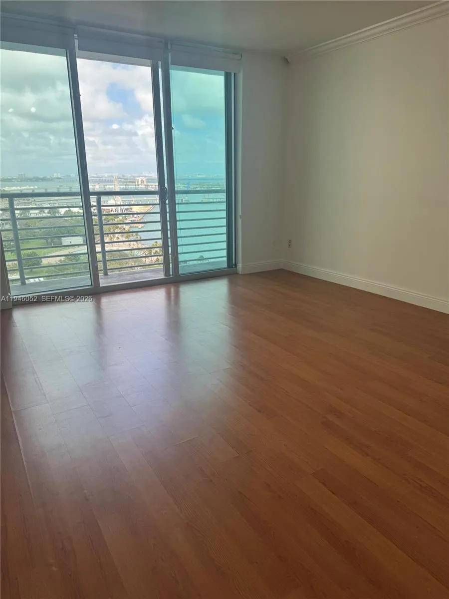 325 S Biscayne Blvd 2120, Miami, Florida 33131, Miami, Florida 33131, ,1 BathroomBathrooms,Residential Lease,For Rent,325 S Biscayne Blvd 2120, Miami, Florida 33131,A11946052