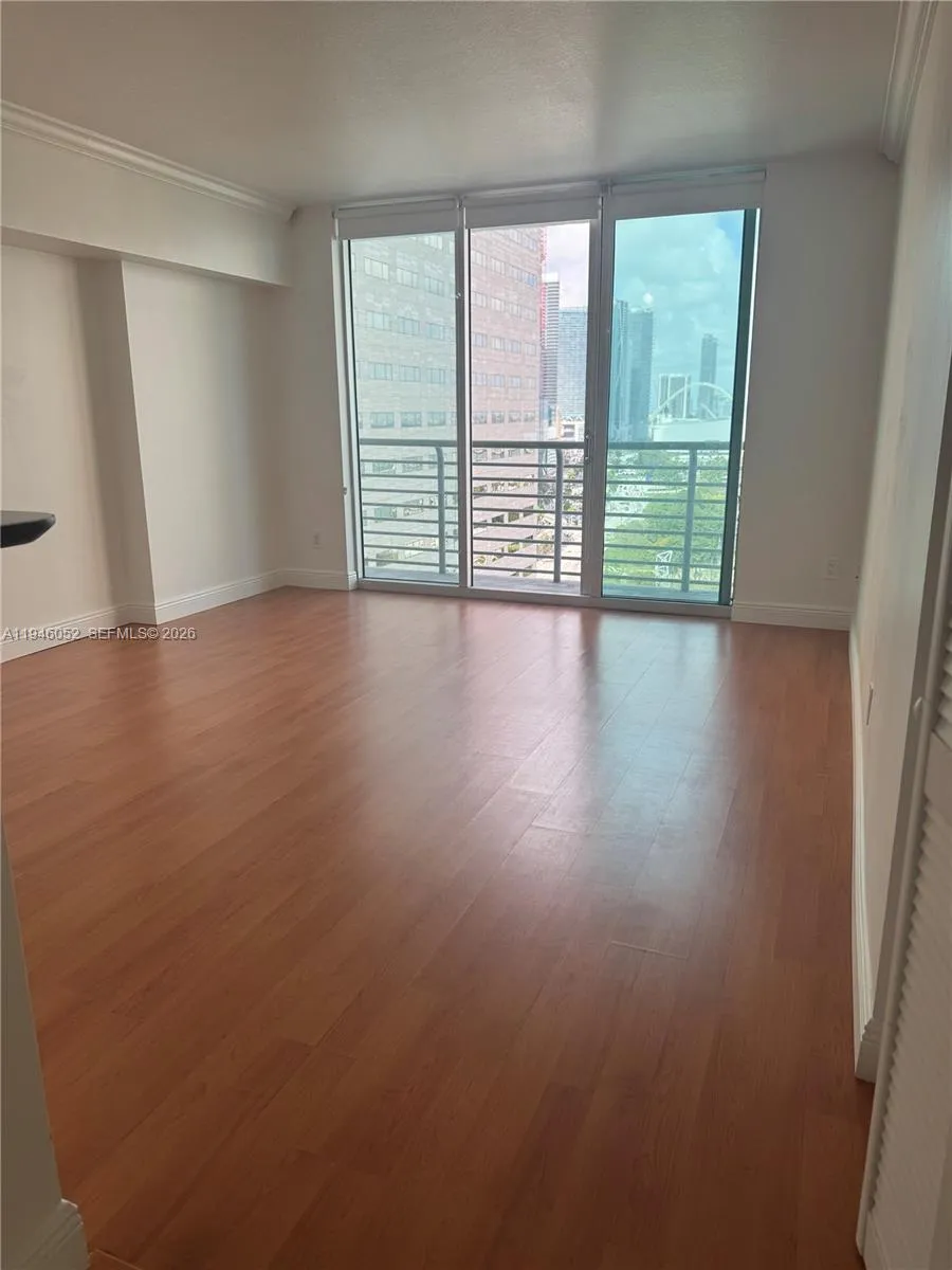 325 S Biscayne Blvd 2120, Miami, Florida 33131, Miami, Florida 33131, ,1 BathroomBathrooms,Residential Lease,For Rent,325 S Biscayne Blvd 2120, Miami, Florida 33131,A11946052