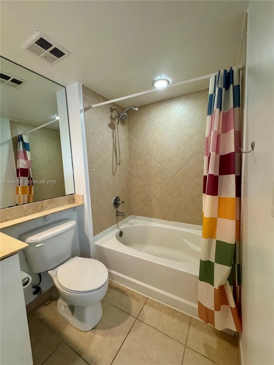 325 S Biscayne Blvd 2120, Miami, Florida 33131, Miami, Florida 33131, ,1 BathroomBathrooms,Residential Lease,For Rent,325 S Biscayne Blvd 2120, Miami, Florida 33131,A11946052