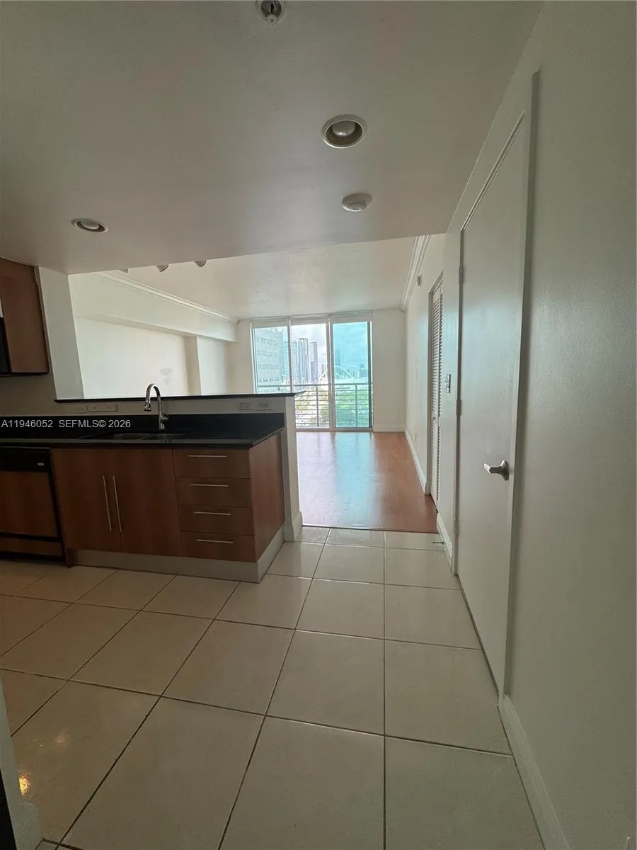 325 S Biscayne Blvd 2120, Miami, Florida 33131, Miami, Florida 33131, ,1 BathroomBathrooms,Residential Lease,For Rent,325 S Biscayne Blvd 2120, Miami, Florida 33131,A11946052